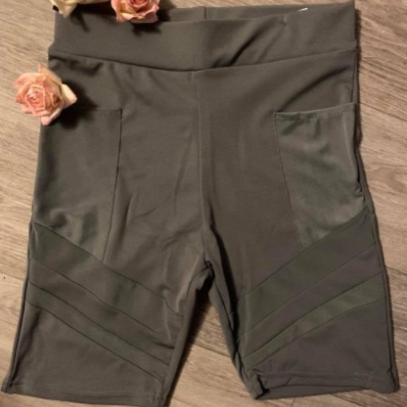 Pants - LARGE NEW-Gray Mesh Sides with Pockets Biker Shorts